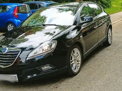 Usata Lancia Delta Gold 120 CV (88 kW) 2011 Nero Utilitaria
