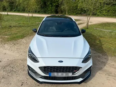 Gebraucht Ford Focus ST 280 PS (205 kW) 2019 Weiß Limousine