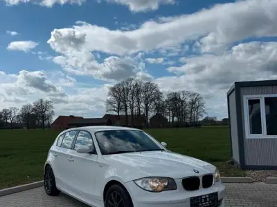 Gebraucht BMW 116 122 PS (89 kW) 2009 Weiß Kleinwagen