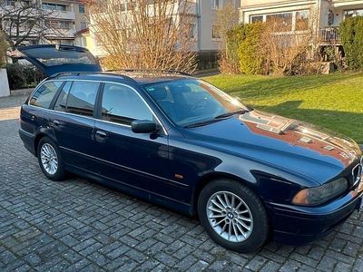 Gebraucht BMW 530 Basis 193 PS (141 kW) 2001 Blau Kombi