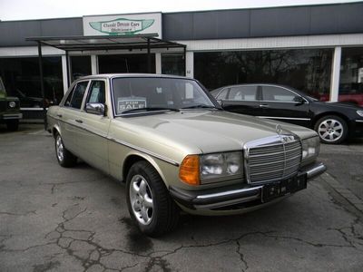 gebraucht Mercedes 200 W123 aus 2.Hand,H-Kennz.