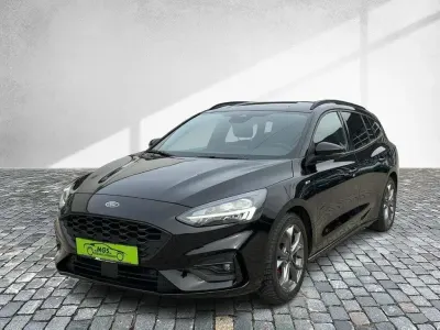 Gebraucht Ford Focus 125 PS (91 kW) 2022 Obsidianschwarz (metallic) Kombi