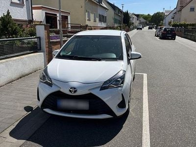 Usata Toyota Yaris Comfort 72 CV (52 kW) 2019 Bianco Utilitaria
