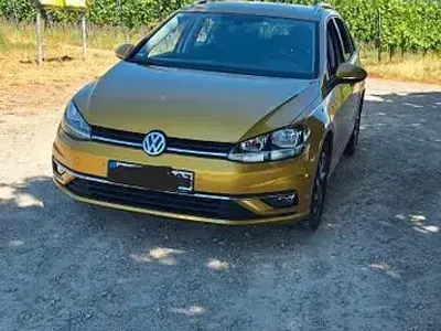 Gebraucht VW Golf VII Sound 140 PS (102 kW) 2018 Gold Kombi