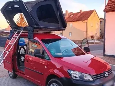 Gebraucht VW Caddy Maxi Trendline 109 PS (80 kW) 2011 Rot Van / Kleinbus
