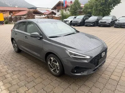 Neu Hyundai i30 116 PS (85 kW) 2026 Grau Limousine
