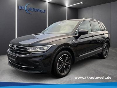 Deep black perleffekt Gebraucht 2023 VW Tiguan Life SUV | 31.890 € (Fairer Preis)