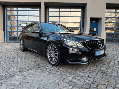 Gebraucht Mercedes E220 AMG 170 PS (125 kW) 2015 Schwarz Kombi