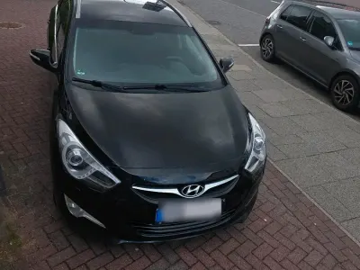 Gebraucht Hyundai i40 116 PS (85 kW) 2013 Schwarz Kombi