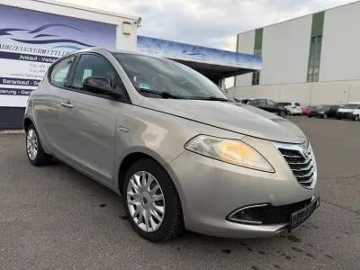 Gebraucht Lancia Ypsilon Gold 86 PS (63 kW) 2011 Beige Kleinwagen