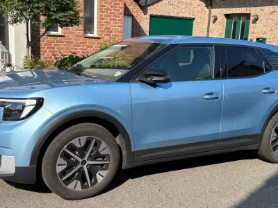 Używany Ford Explorer Extended Range 210 kW (286 KM) 2024 Niebieski SUV