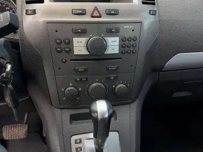 Gebraucht Opel Zafira 150 PS (110 kW) 2008 Rot Van / Kleinbus