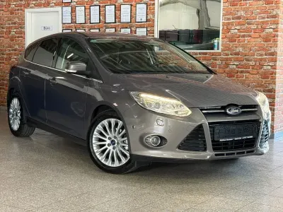 Gebraucht Ford Focus Titanium 116 PS (85 kW) 2012 Braun Limousine