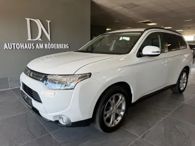 Gebraucht Mitsubishi Outlander Intense 150 PS (110 kW) 2014 Weiß SUV