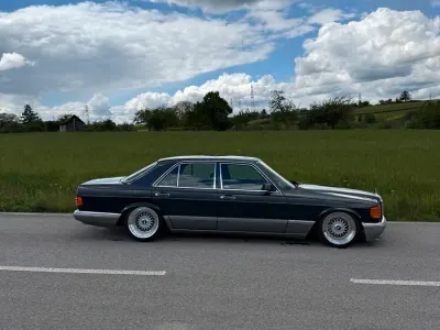 Używany Mercedes E420 204 KM (150 kW) 1986 Andere farben Sedan/Limuzyna