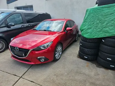 Gebraucht Mazda 3 Sports-Line 120 PS (88 kW) 2015 Rot Limousine