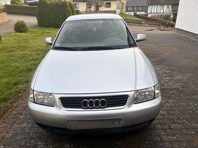 Gebraucht Audi A3 Ambiente 125 PS (91 kW) 1997 Silber Kleinwagen