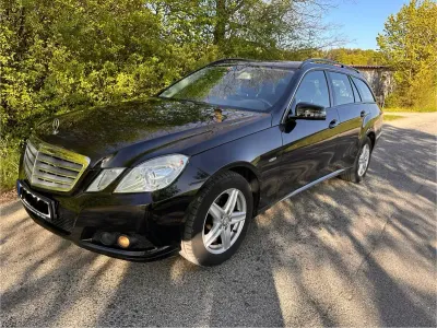 Używany Mercedes E220 170 KM (125 kW) 2011 Czarny Kombi