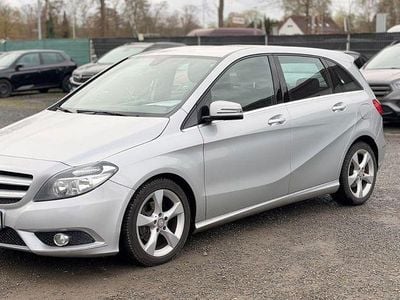 Gebraucht Mercedes B180 122 PS (89 kW) 2013 Silber Van / Kleinbus
