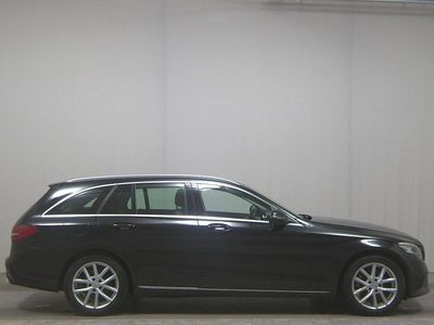 Gebraucht Mercedes C220 Avantgarde 194 PS (142 kW) 2020 Schwarz Kombi
