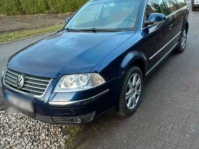 Gebraucht VW Passat 131 PS (96 kW) 2004 Blau Kombi