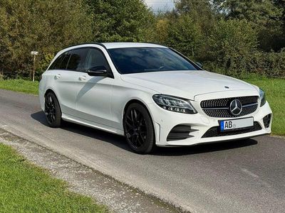 Weiß Gebraucht 2020 Mercedes C220 AMG Limousine | 27.500 € (Fairer Preis)