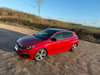 Gebraucht Peugeot 308 GT 131 PS (96 kW) 2019 Rot Limousine