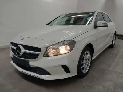 Gebraucht Mercedes A180 Edition 109 PS (80 kW) 2018 Calcitweiss/zirrusweiss Limousine