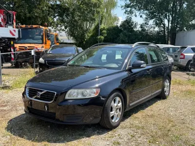 Gebraucht Volvo V50 109 PS (80 kW) 2010 Schwarz Kombi