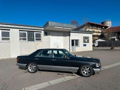 Second-hand Mercedes E420 204 CP (150 kW) 1985 Negru Berlinǎ