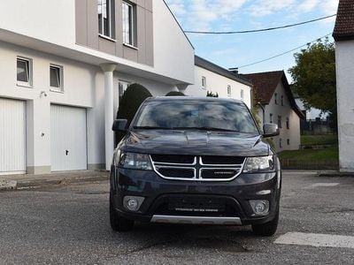 Grau Gebraucht 2017 Dodge Journey SUV | 13.500 €