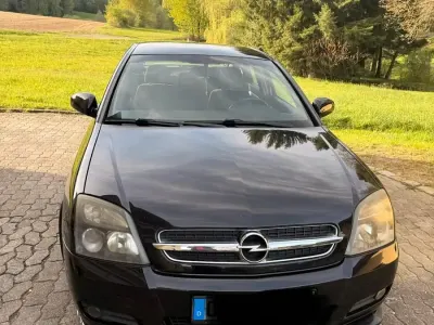 Używany Opel Vectra GTS 150 KM (110 kW) 2004 Czarny Sedan/Limuzyna