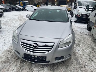 Gebraucht Opel Insignia Edition 131 PS (96 kW) 2013 Silber Kombi