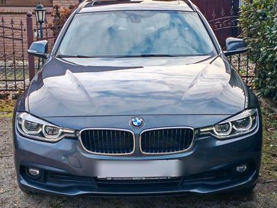 Grau Gebraucht 2015 BMW 320 Advantage Kombi | 10.990 € (Guter Preis)