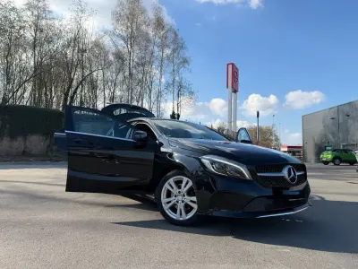 Gebraucht Mercedes A180 122 PS (89 kW) 2016 Schwarz Limousine
