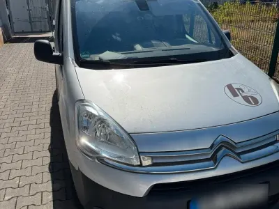 Gebraucht Citroën Berlingo 90 PS (66 kW) 2013 Silber Van / Kleinbus
