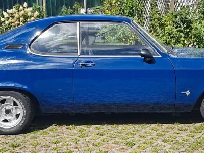 Używany Opel Manta 179 KM (131 kW) 1973 Niebieski Coupe