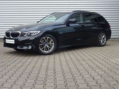 BMW 330e