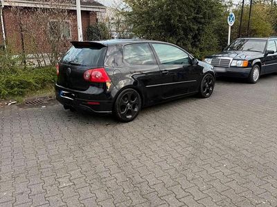 Käytetty VW Golf R 120 HP (88 kW) 2005 Musta Coupe - kaksiovinen