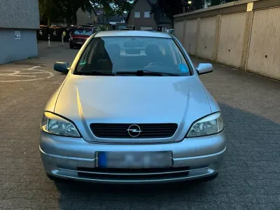 Gebraucht Opel Astra 101 PS (74 kW) 1999 Silber Limousine