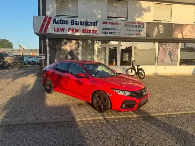 Gebraucht Honda Civic Elegance 120 PS (88 kW) 2018 Rot Limousine