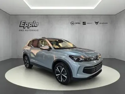 Neu VW Tiguan Advance 193 PS (141 kW) 2025 Gruen SUV