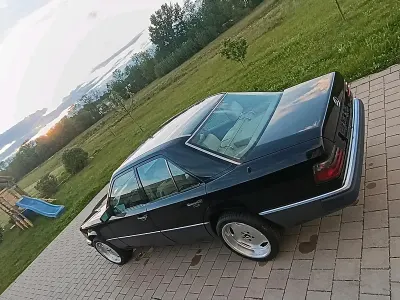 Gebraucht Mercedes E260 160 PS (117 kW) 1990 Schwarz Limousine