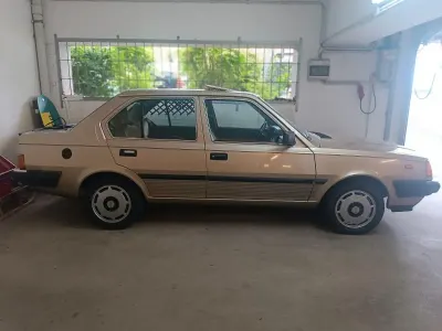 Gebraucht Volvo 360 117 PS (86 kW) 1984 Gold Limousine