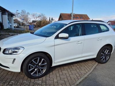Gebraucht Volvo XC60 Momentum 220 PS (161 kW) 2015 Weiß SUV