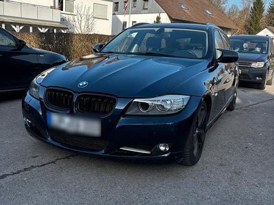 Gebraucht BMW 320 184 PS (135 kW) 2012 Blau Kombi