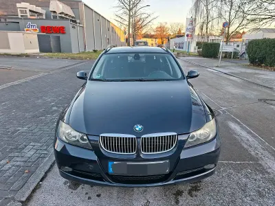 Gebraucht BMW 318 143 PS (105 kW) 2008 Blau Kombi