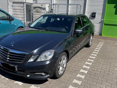 Mercedes E200