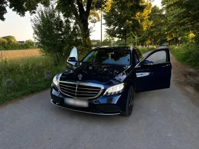 Gebraucht Mercedes C300 211 PS (155 kW) 2020 Blau Kombi