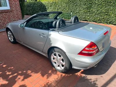 Gebraucht Mercedes SLK230 197 PS (144 kW) 2000 Silber Cabrio